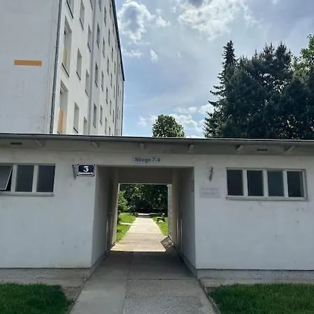 Kiki Living - Peaceful Apartment In Schwechat #2 Exterior foto