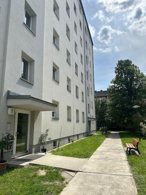 Kiki Living - Peaceful In #2 * Schwechat